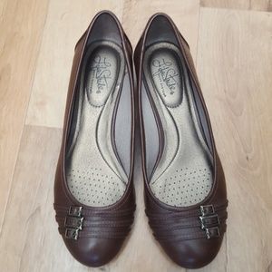 Lifestride Farrow brown vleather wedgies 8.5M